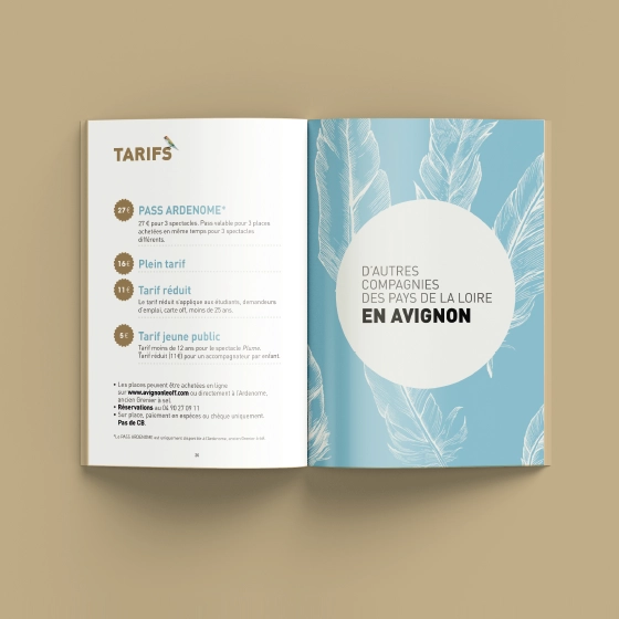 Double page des tarifs du programme du Festival d'Avignon pour la sélection régionale de troupes de théâtre ligériennes, réalisée pour la Région des Pays de la Loire.