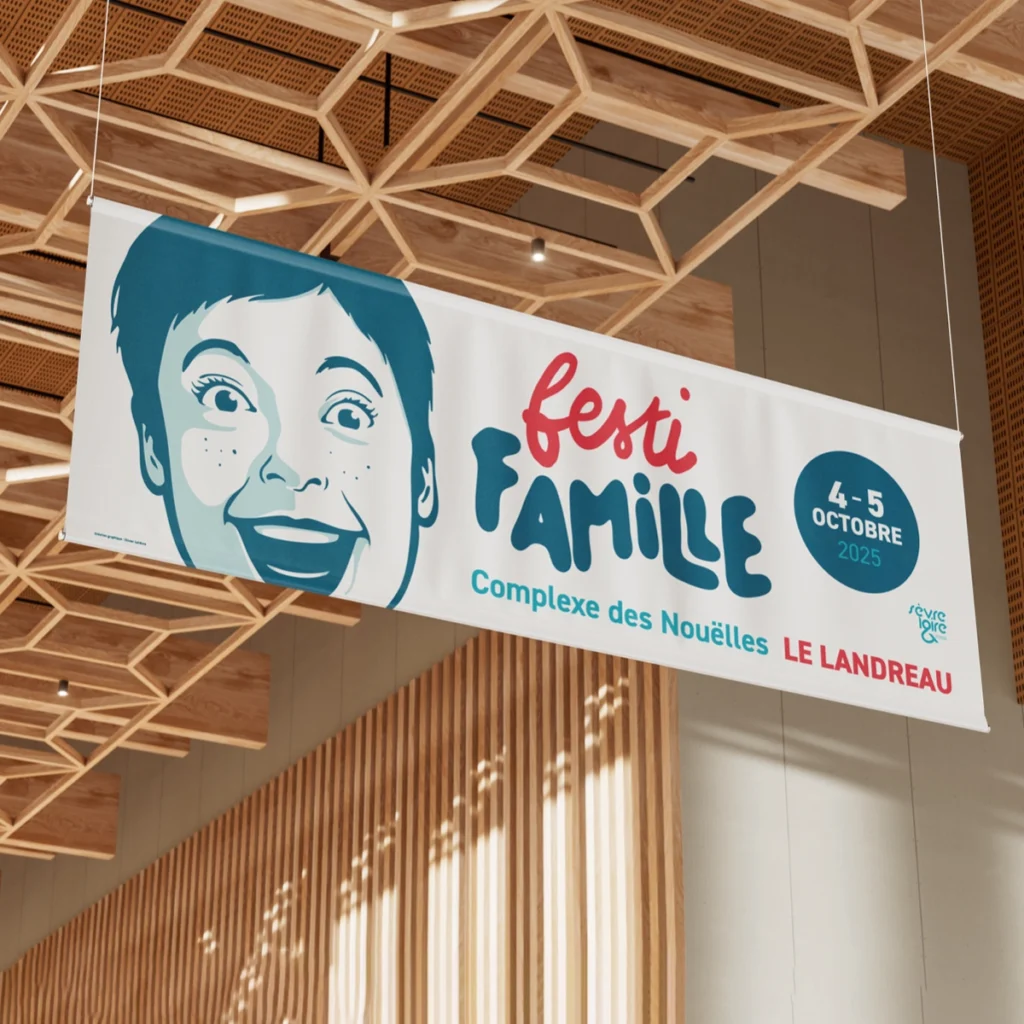Bâche avec le visuel de Festi'Famille 2025